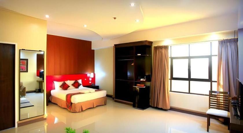 Big Daddy Hotel And Convention Center Butuan City Bagian luar foto