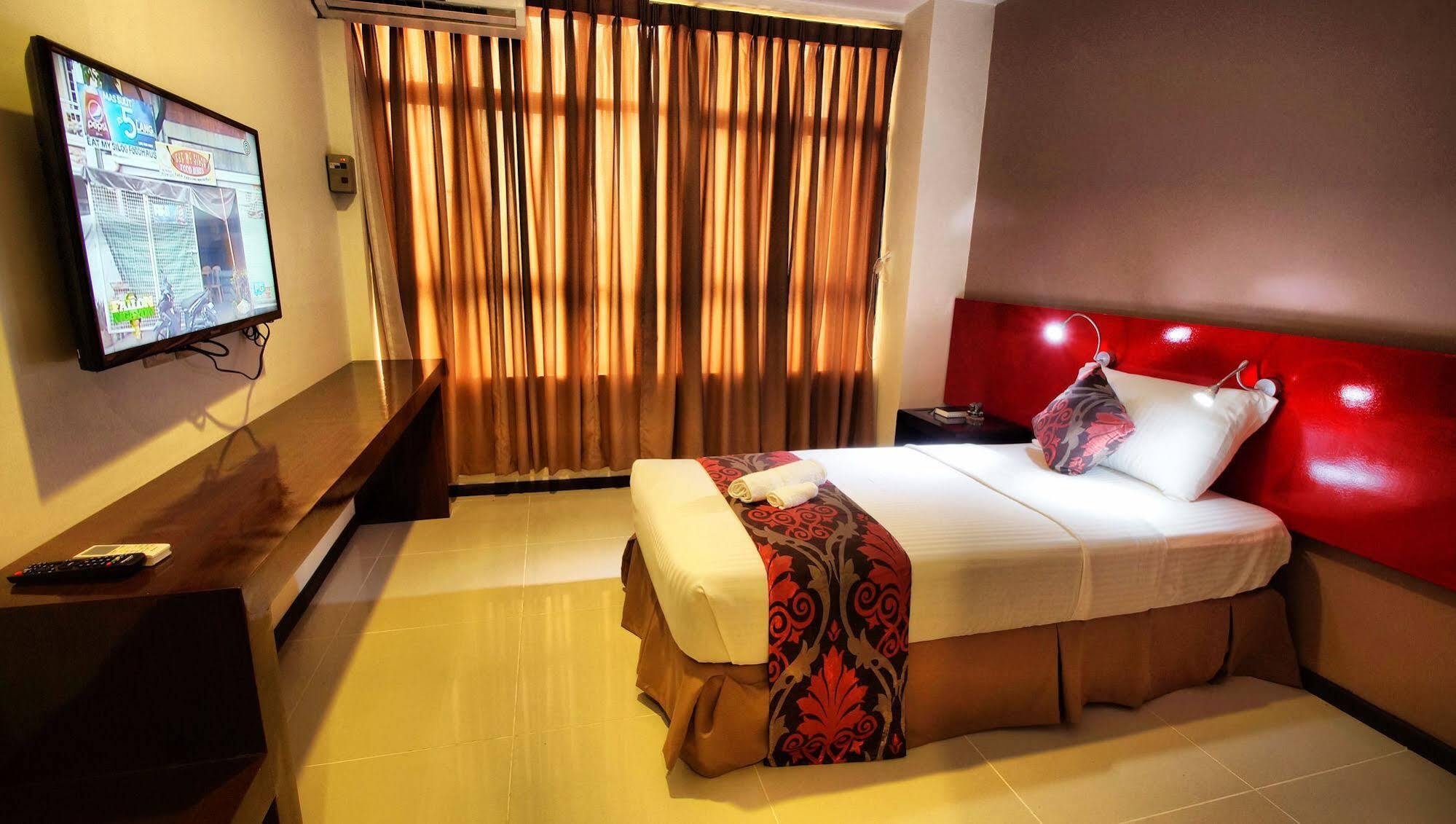 Big Daddy Hotel And Convention Center Butuan City Bagian luar foto